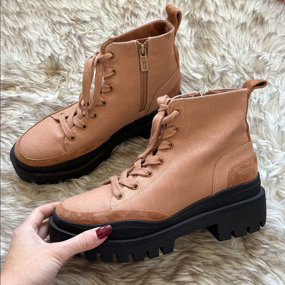 *Sold* Waterproof Chunky Platform Vionic Boots